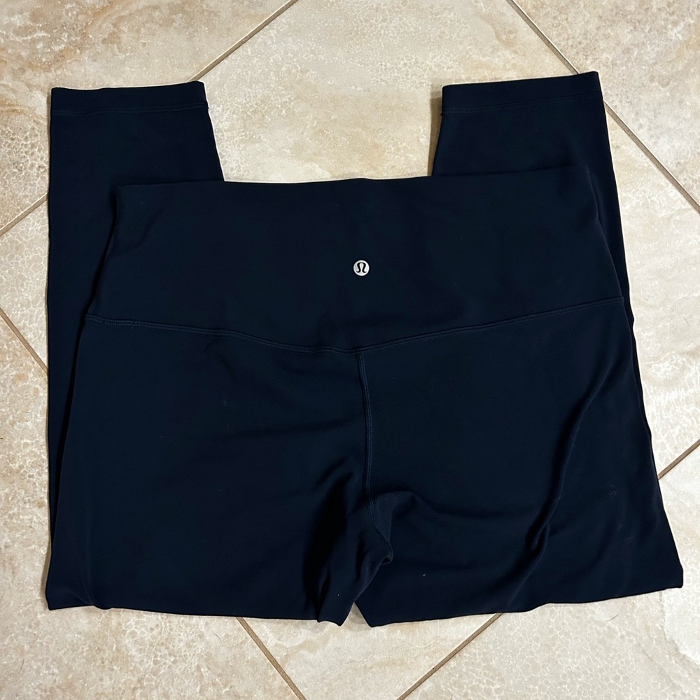 Lululemon navy blue crop brand new